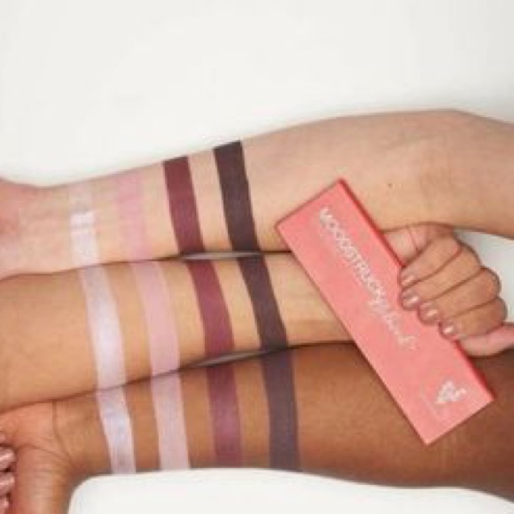 Younique Moodstruck Beloved Eyeshadow Palette